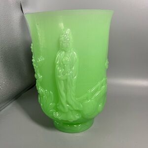 Vintage FENTON Jadeite Green Empress Art Glass Vase 7.5"H Chinese Style OD = 5”